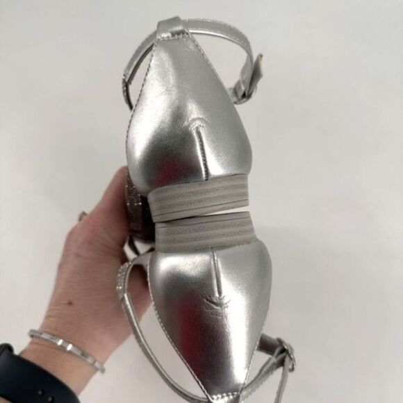 NWOT Naturalizer Sicily Women's Buckle Strappy Sandals Silver Size 7 - Picture 9 of 10